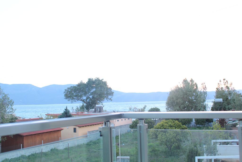 Camera Familiare Standard con Vista Mare Parziale